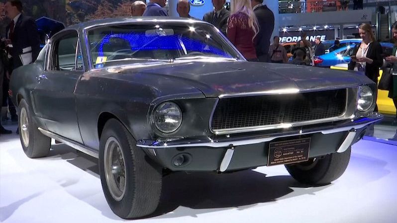 Ford Mustang z nejslavnější filmové honičky se vydražil za 85 milionů korun